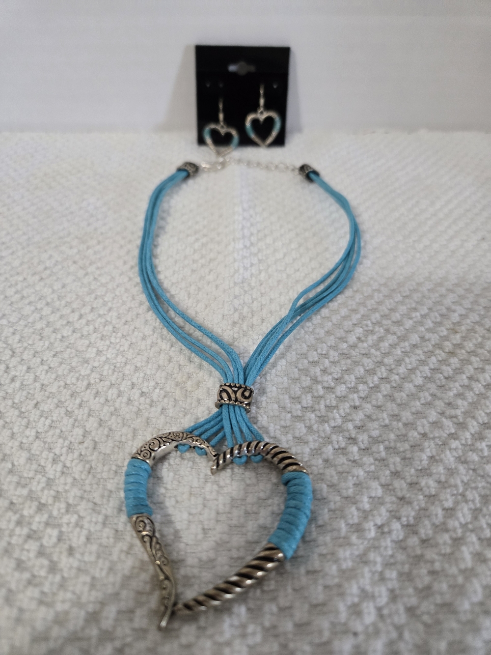 Costume Jewlery Heart Pendant Necklace and Earrings